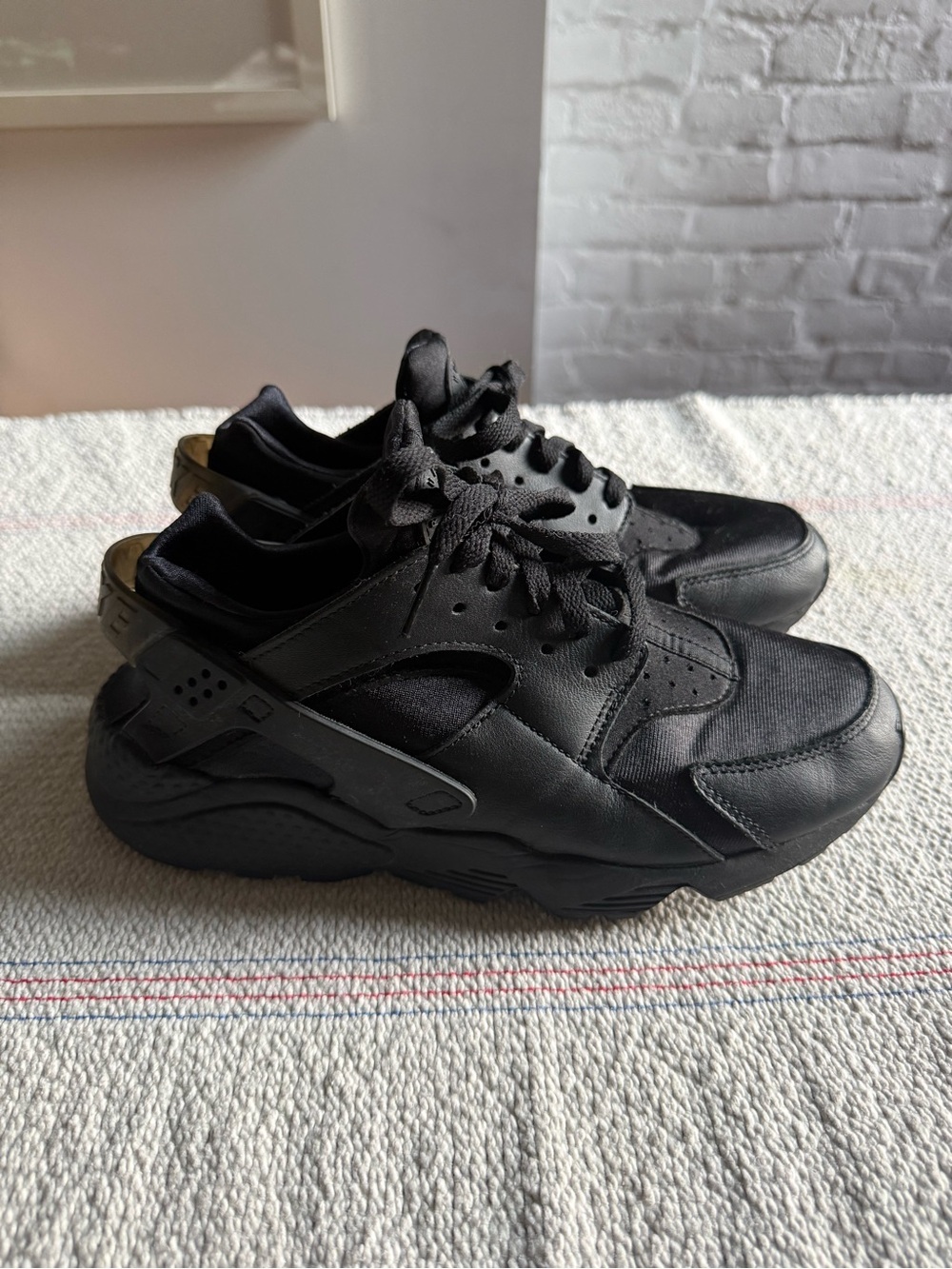 Nike Air Huarache Triple Black Sneakers